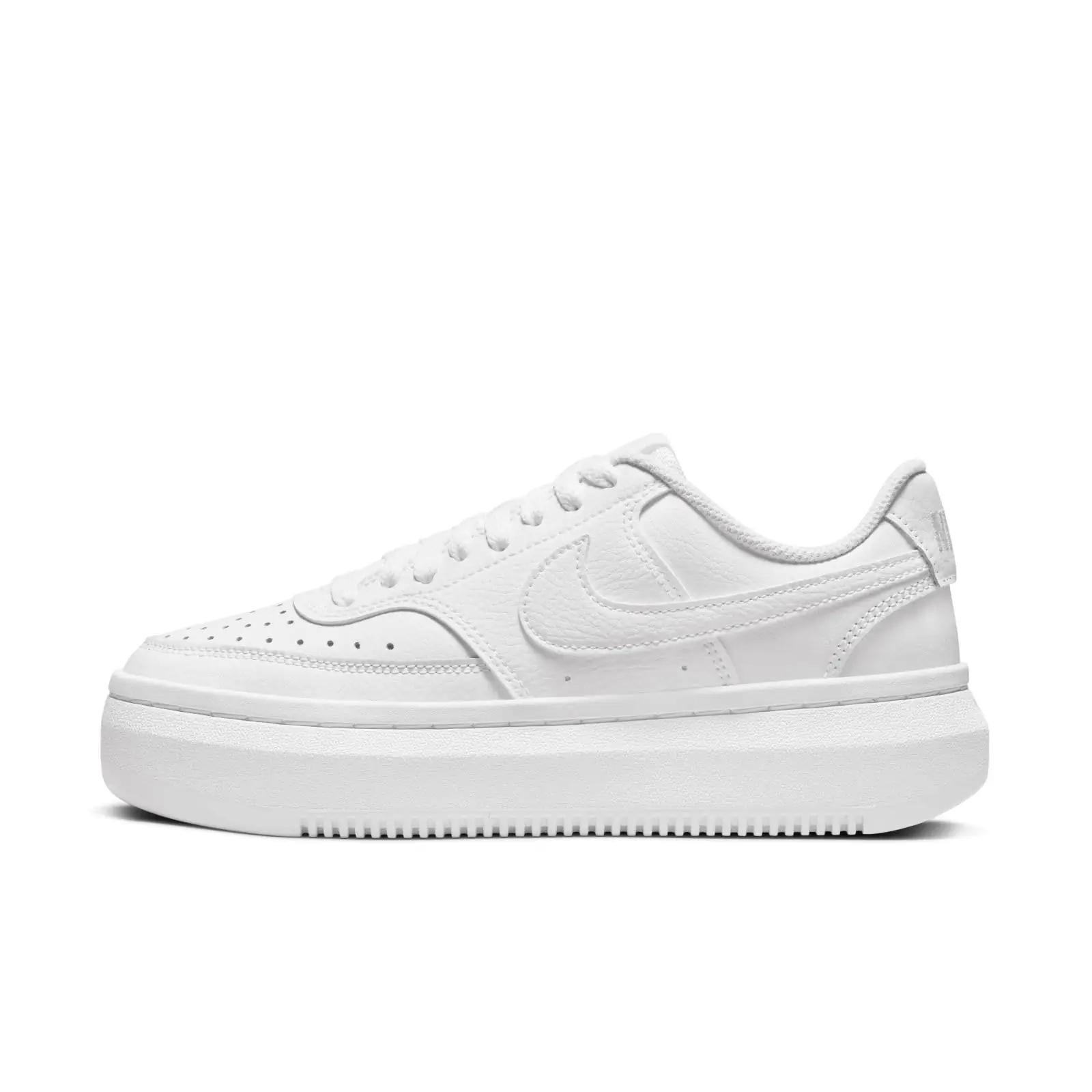 NIKE DM0113 tossud ja spordijalatsid – toote esivaade