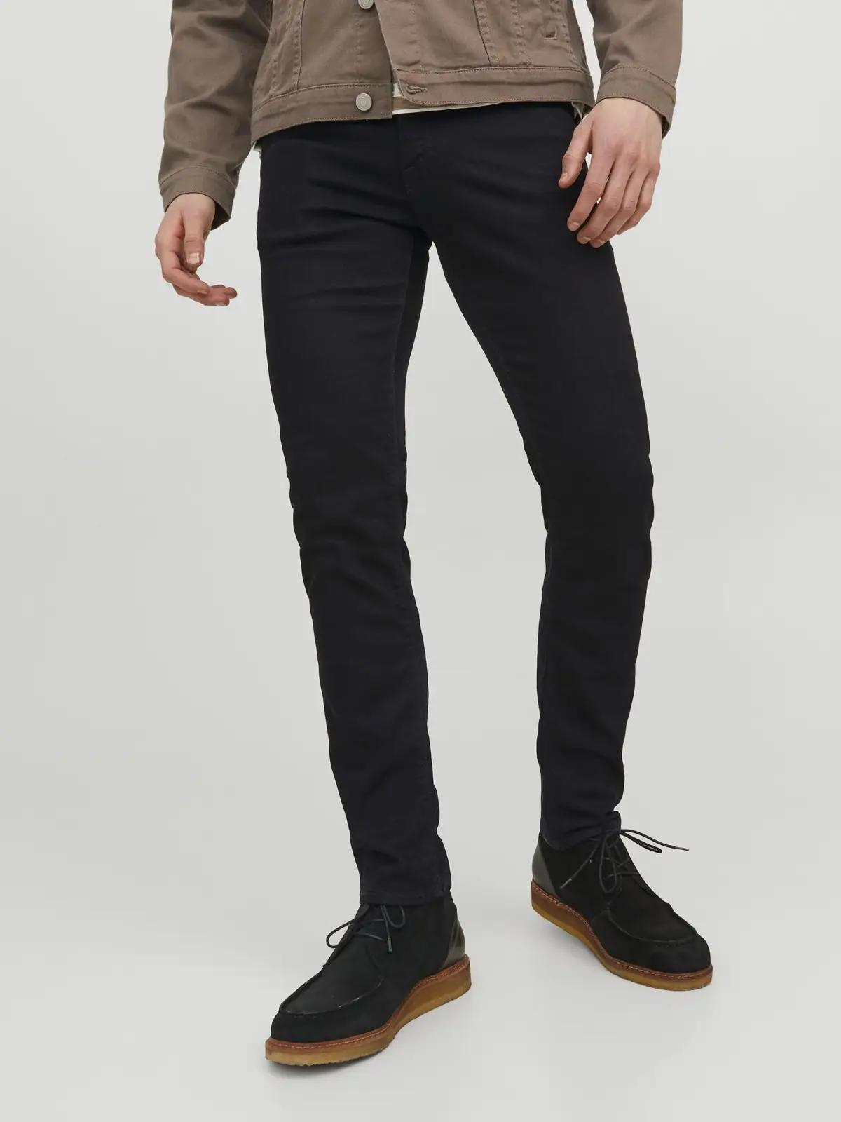 JACK & JONES must denim – õhuke slim fit teksapüksid kingituseks – kasutusnäide