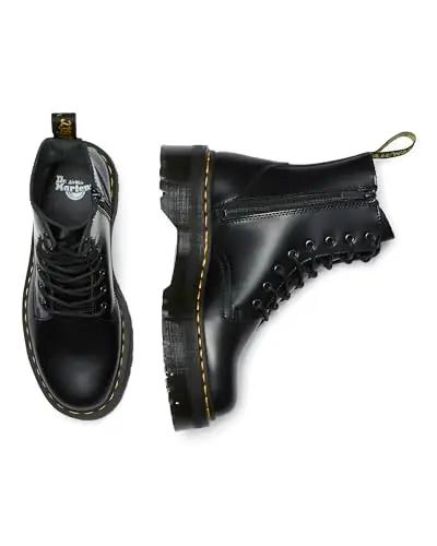Dr. Martens nahast saapad lastele — tugev ja stiilne kingitus – pakend ja tarvikud