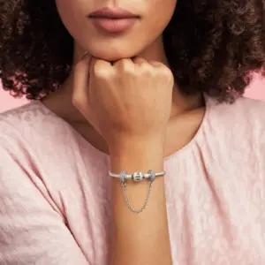 PANDORA 791736CZ-05 charms ja helmed – detailne lähivaade