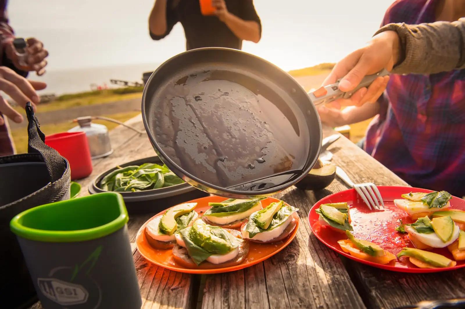 GSI Outdoors kerge köögikomplekt matkajale — vastupidav ja – pilt 6