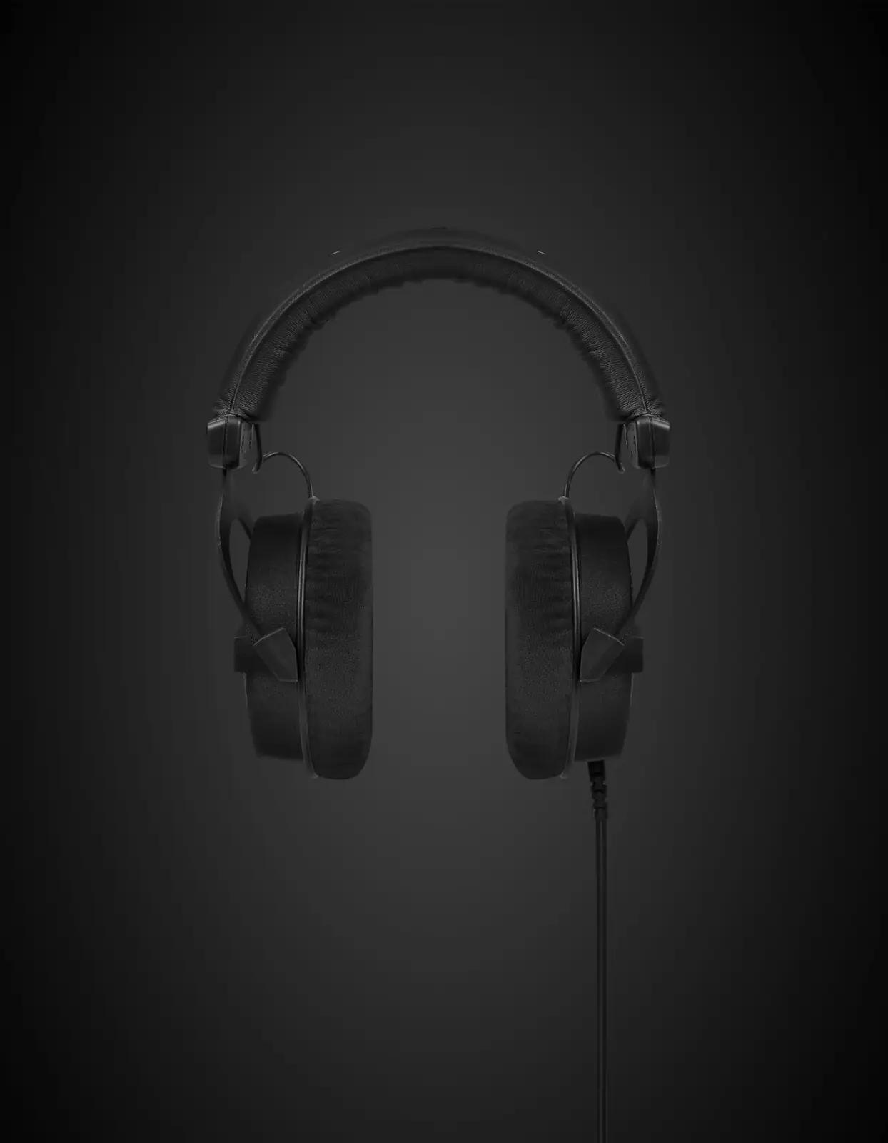 beyerdynamic must veluurist stuudiopeakomplekt – DT 990 PRO – detailne vaade