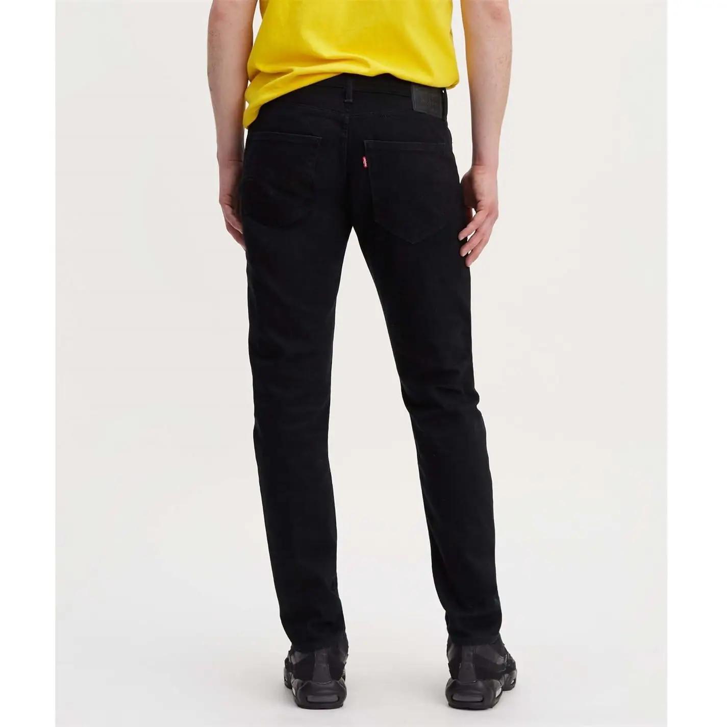Levi’s pehme puuvillane Slim Taper teksapüksid – Nightshine – kasutusnäide