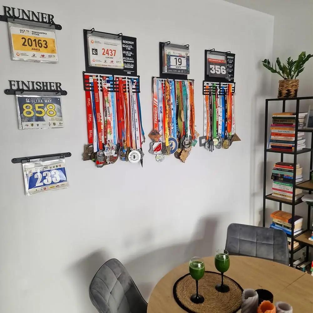 RUNGIFT stiilne terasmedalite riputus dekoratiivse hoidjaga – lisavaade