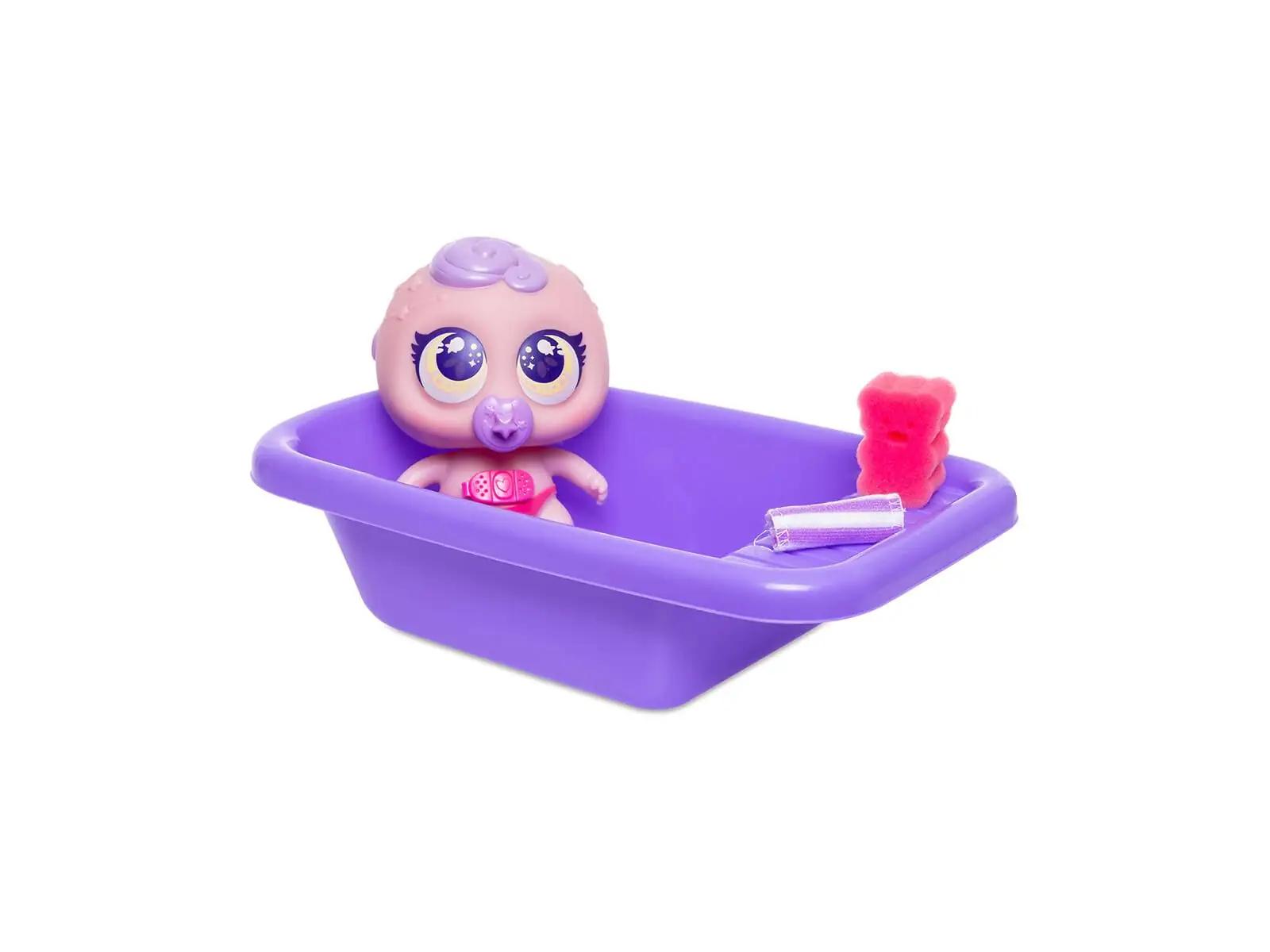 BANDAI pehme plastikust beebinukk – roosa kingiidee D992802 – kasutusnäide