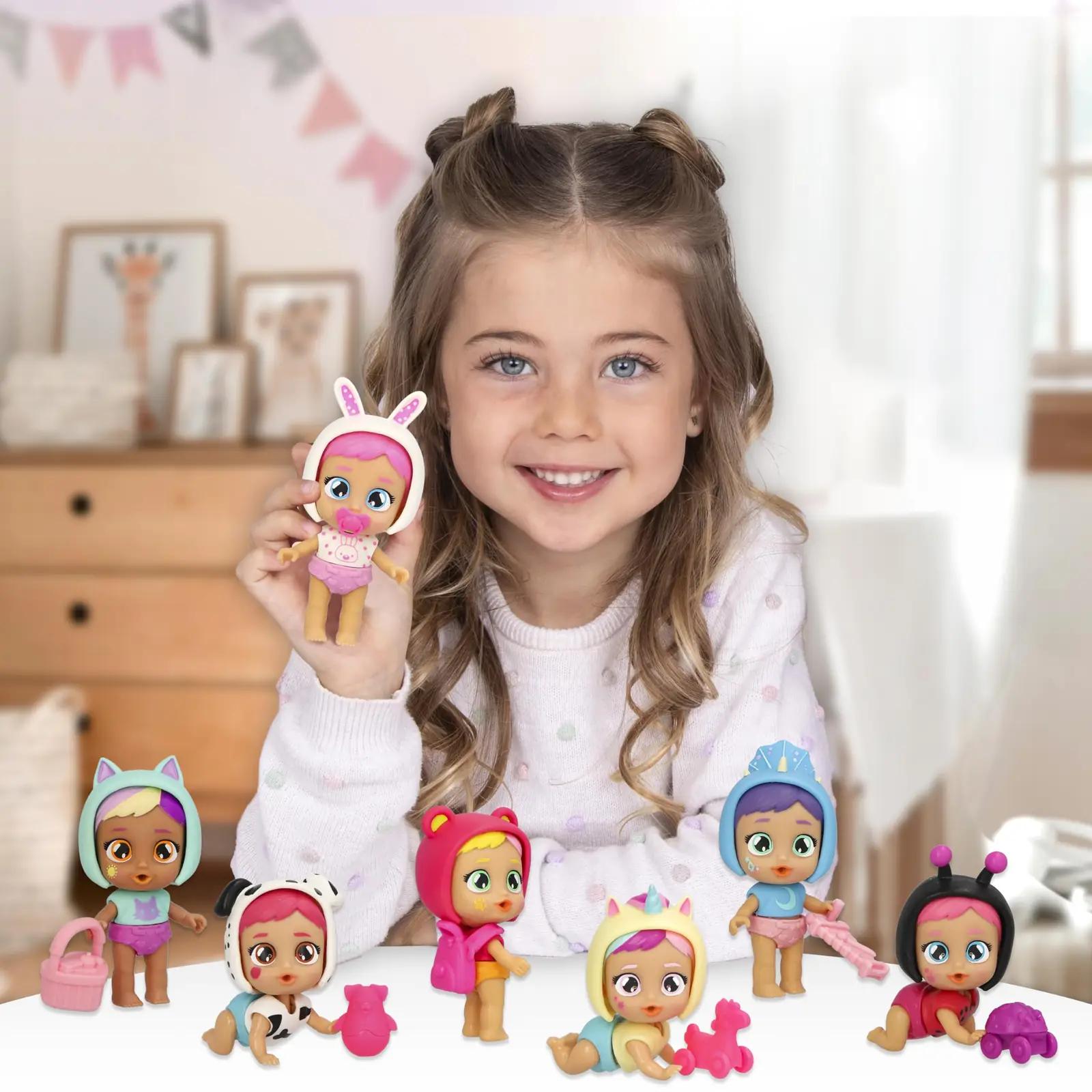 PLAYTIME CRY BABIES pehme plastikust nukutuba ja komplekt – kasutusnäide
