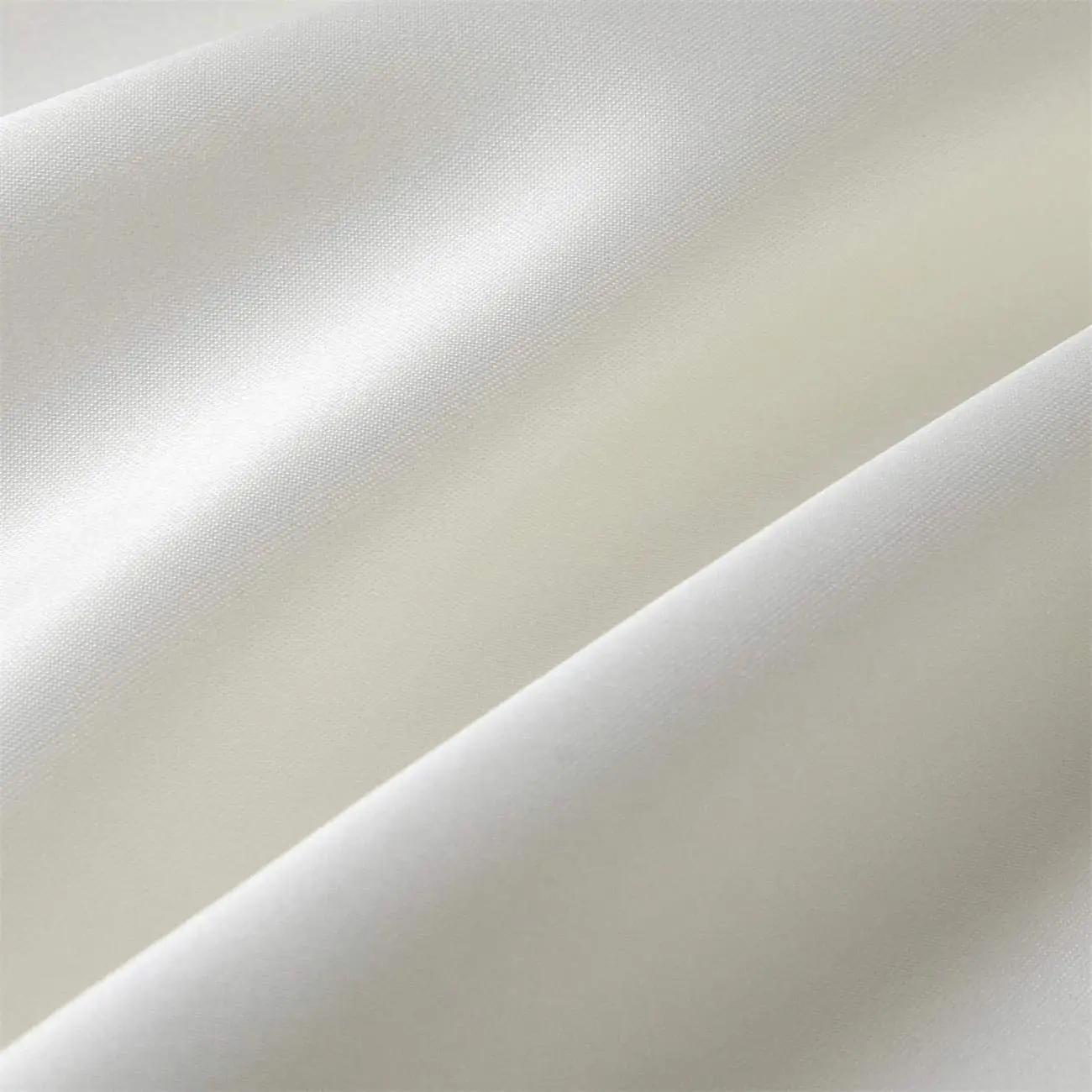 YASMENG satiinist voodipesu 140×200 cm – siidine ja pehme – kasutusnäide