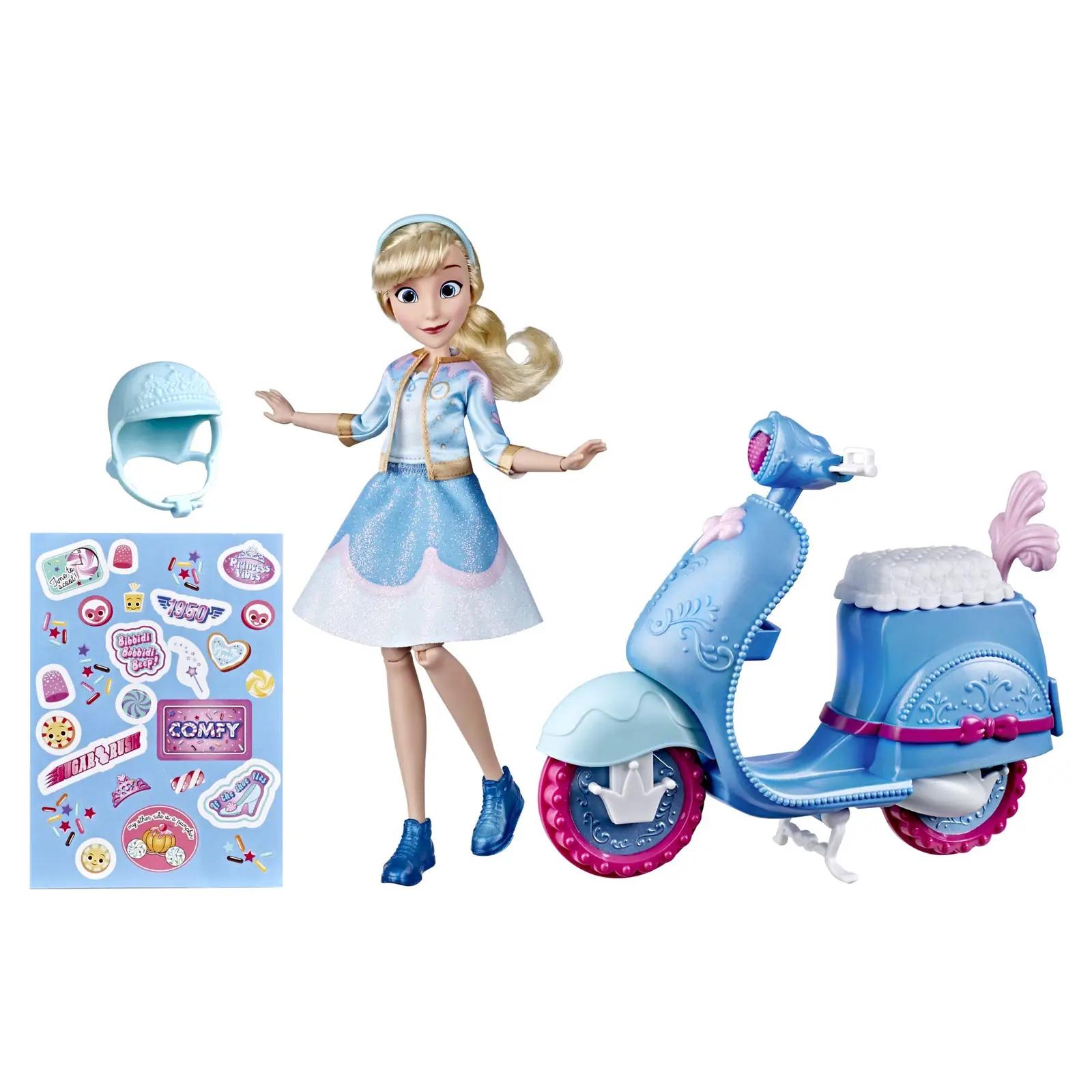 Disney Princess stiilne nukukomplekt rolleriga