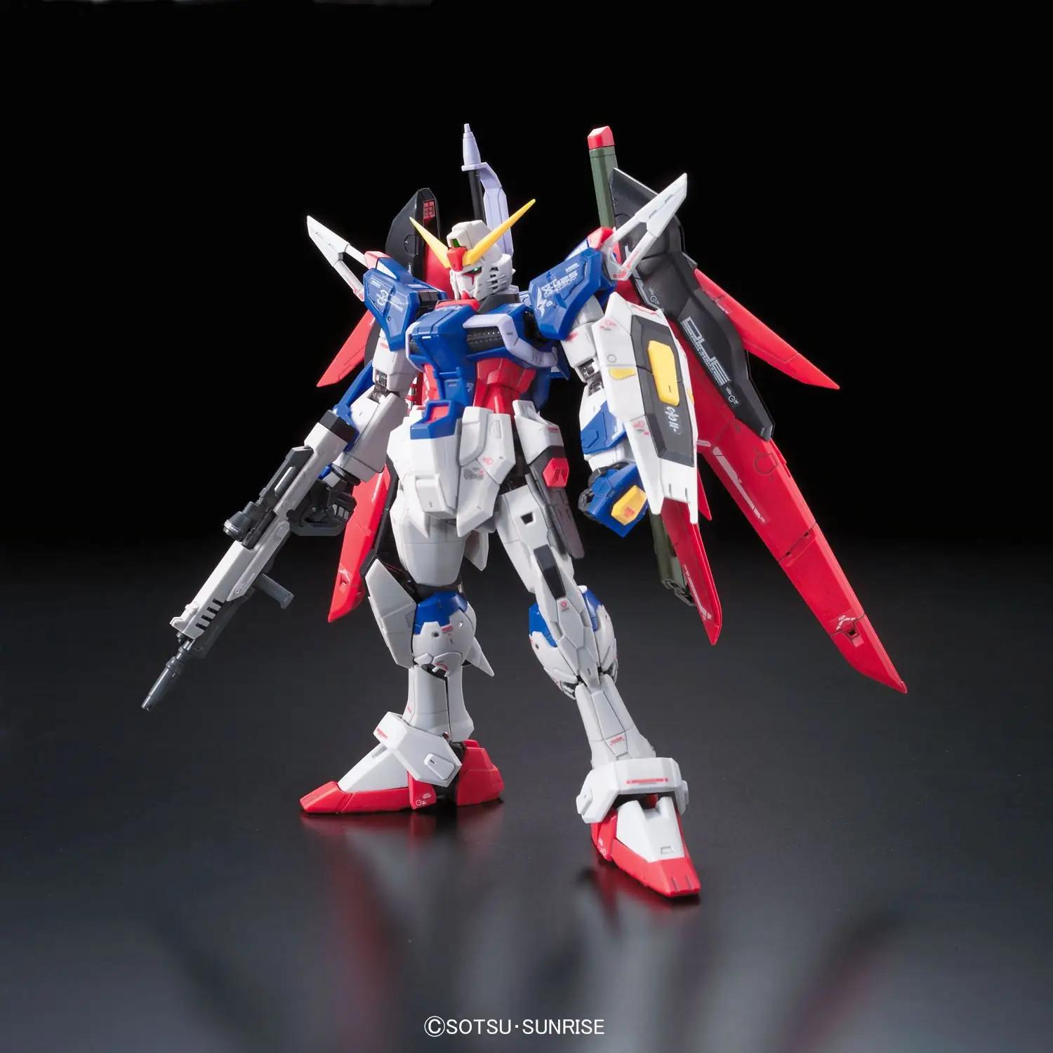 BANDAI SPIRITS kvaliteetne Gunpla Destiny Gundam 1/144 – detailne vaade
