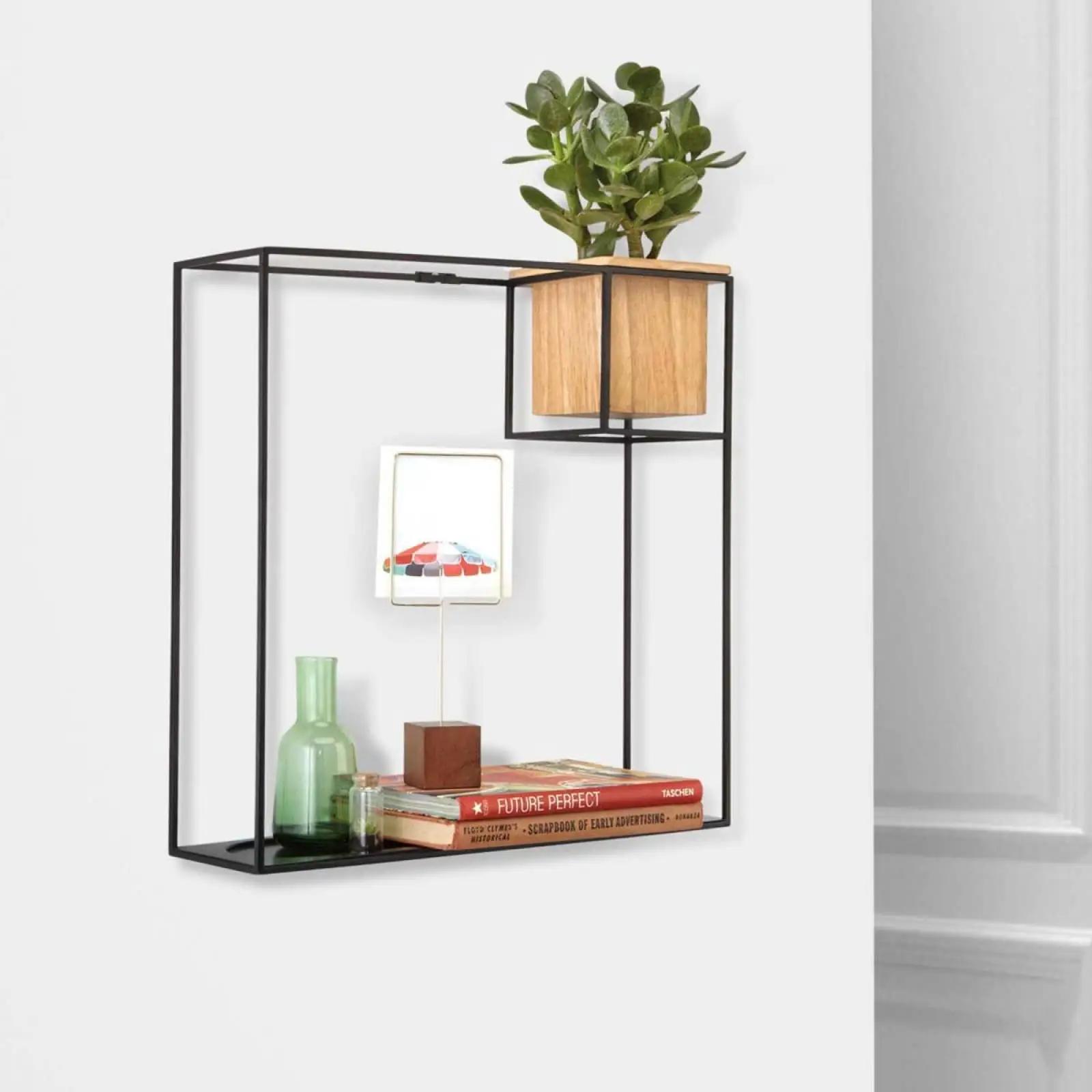 Umbra stiilne puidust ripats charm — modernne seinale riiul – detailne vaade