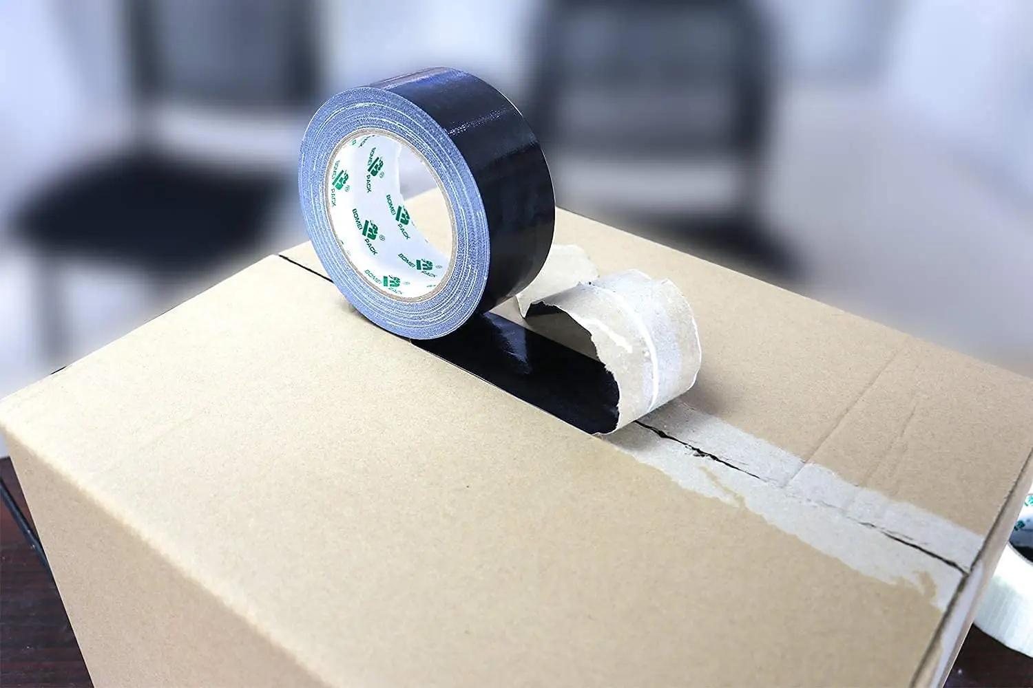 BOMEI PACK tugev must kleeplint 50 mm — vastupidav ja – kasutusnäide