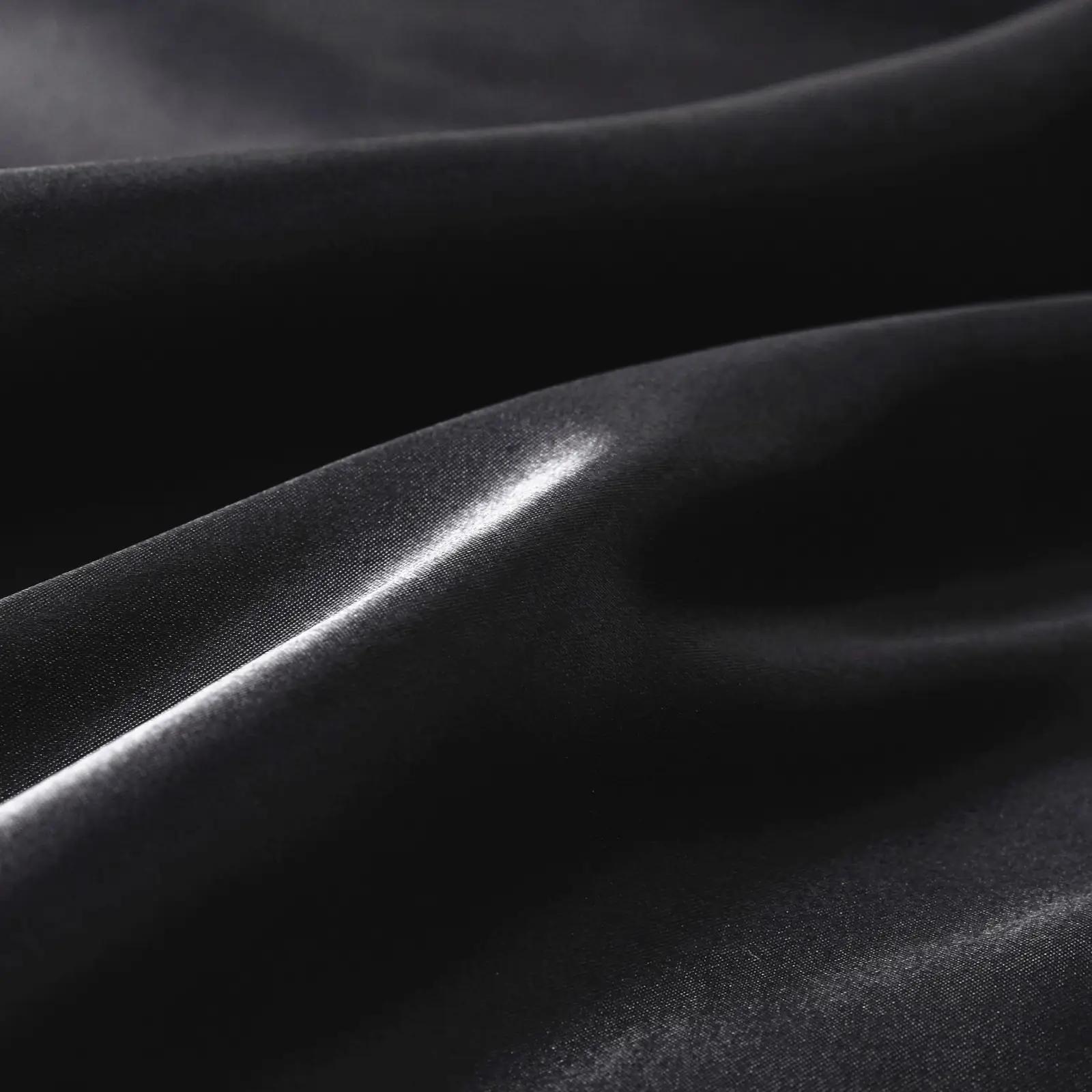 YASMENG satäänist voodipesu 240×260 cm — luksuslik ja siidine – kasutusnäide