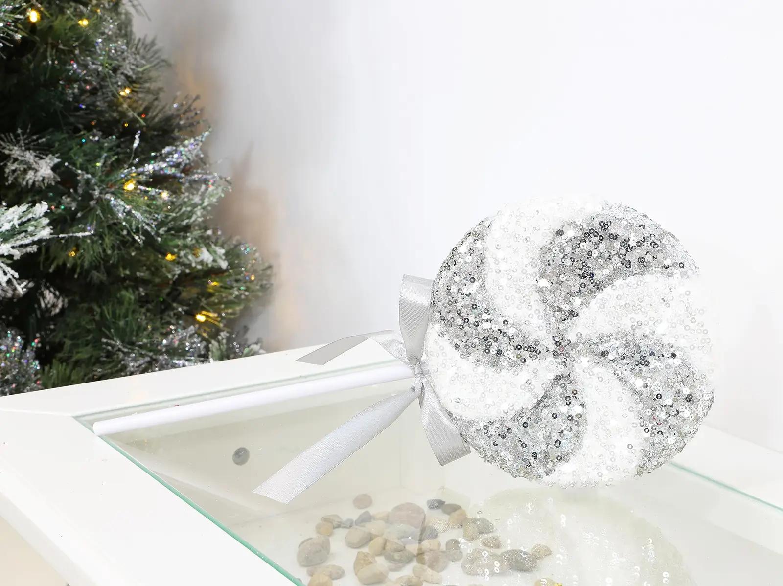 Christmas Concepts sädelev riidest lutsukujuline jõulukaunistus – kasutusnäide