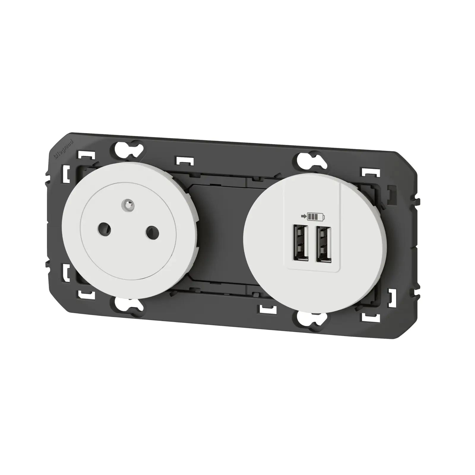 Legrand pealispindne pistikupesa USB-laadijaga — vastupidav ja – detailne vaade
