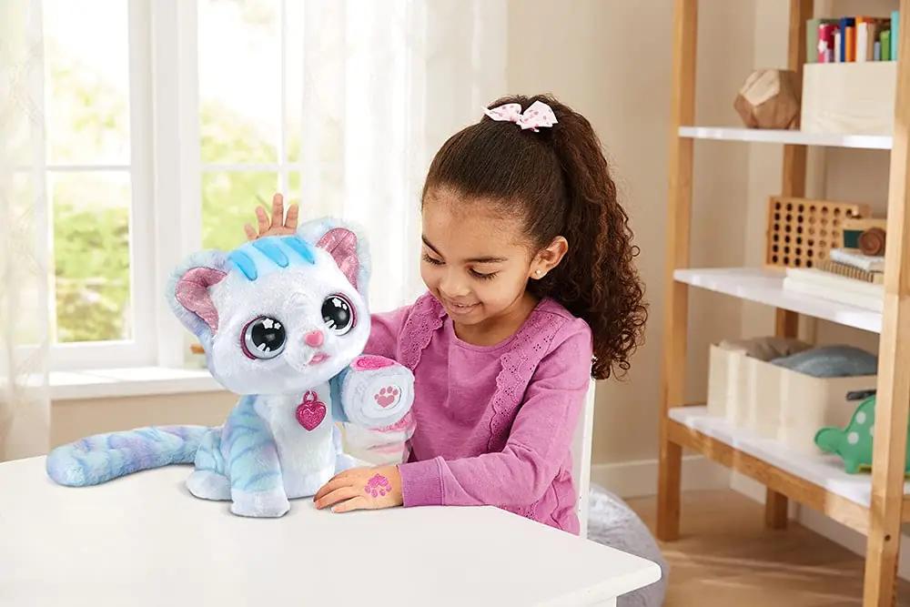 Vtech pehme interaktiivne kass Ruby – mänguline ripats charm – pilt 6