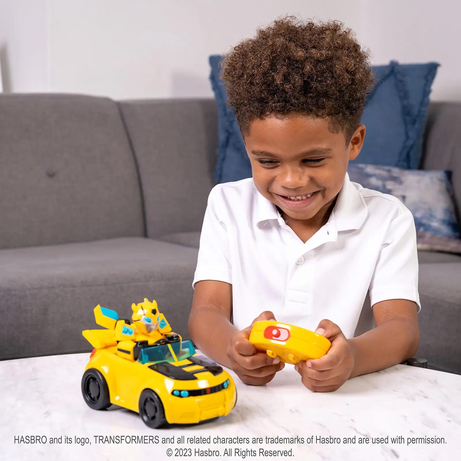 Jada plastmassist RC-auto Bumblebee – mängu ja kingiidee – pilt 9