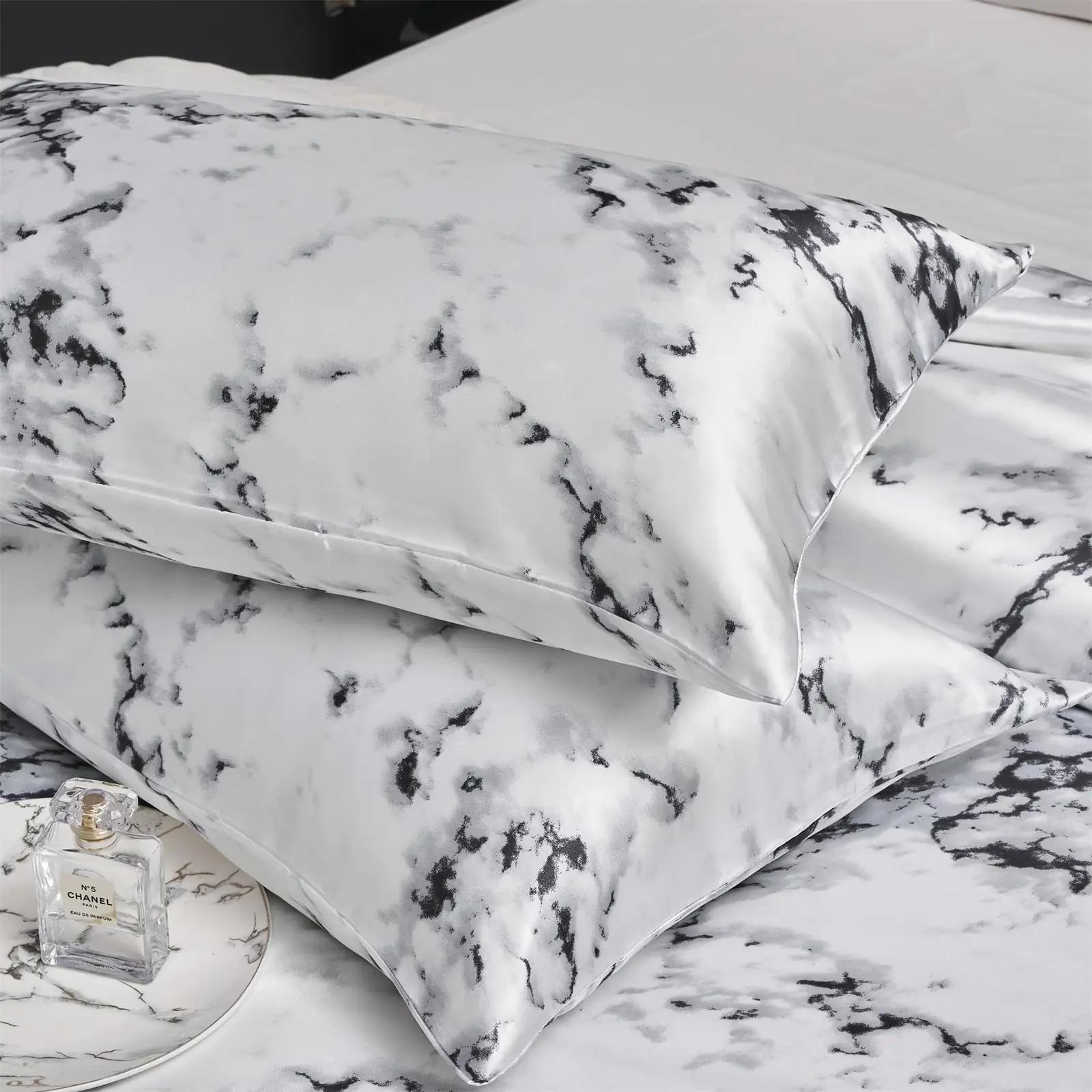 Gezu elegantne marmor-satiin voodikate 140×200 cm – kasutusnäide