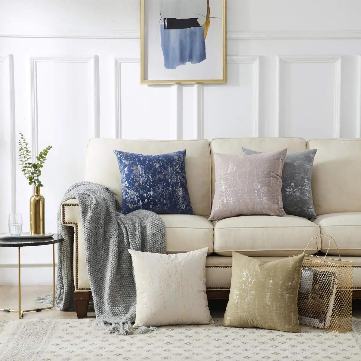 OMMATO sametpadi 40×40 cm — elegantne dekoratiivne kate – kasutusnäide
