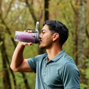 Ninja 570 ml plastist segamisanum lekkekindla kaanega