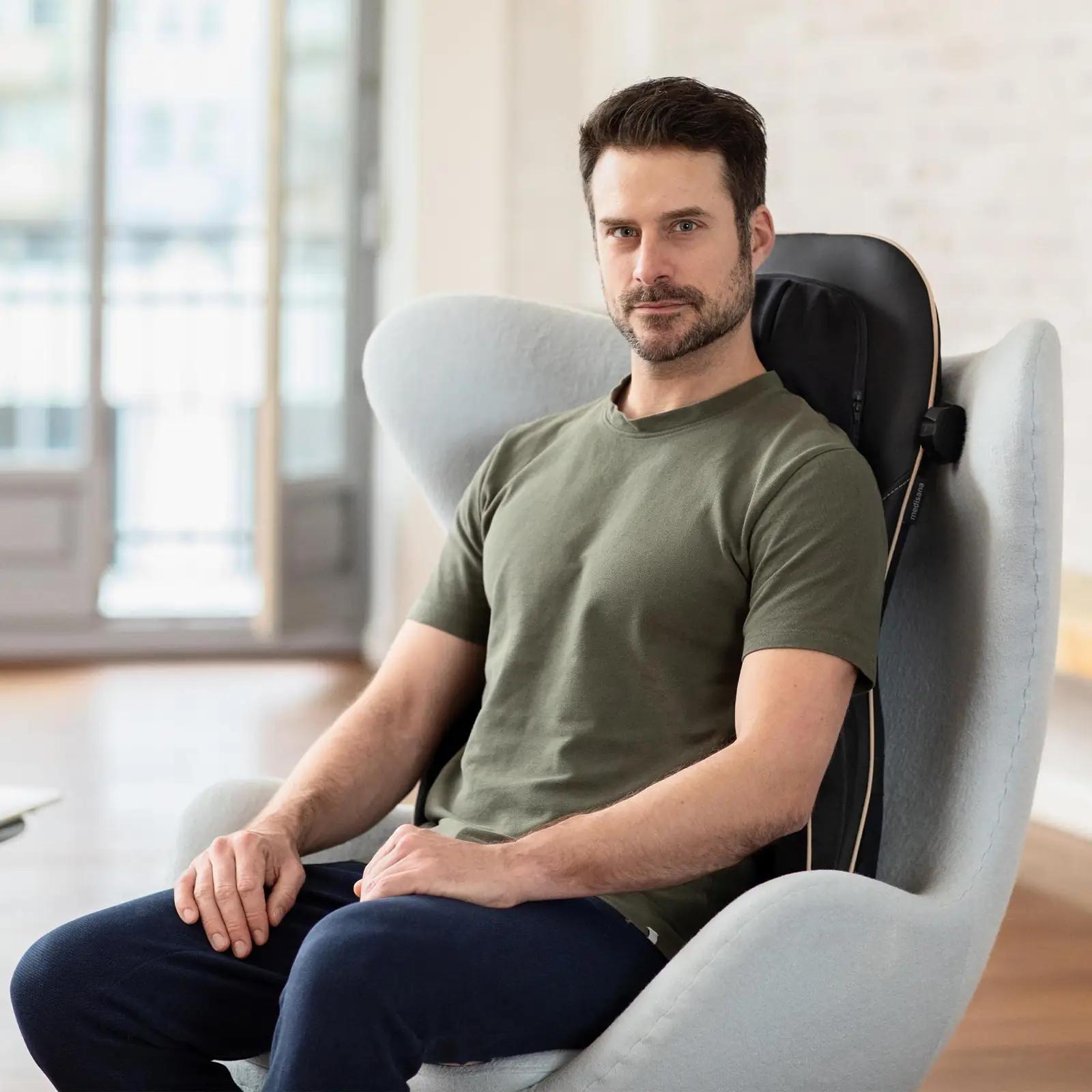 Medisana MC 825 Shiatsu massaažisitzauflade – 4015588889394 – pakend ja tarvikud