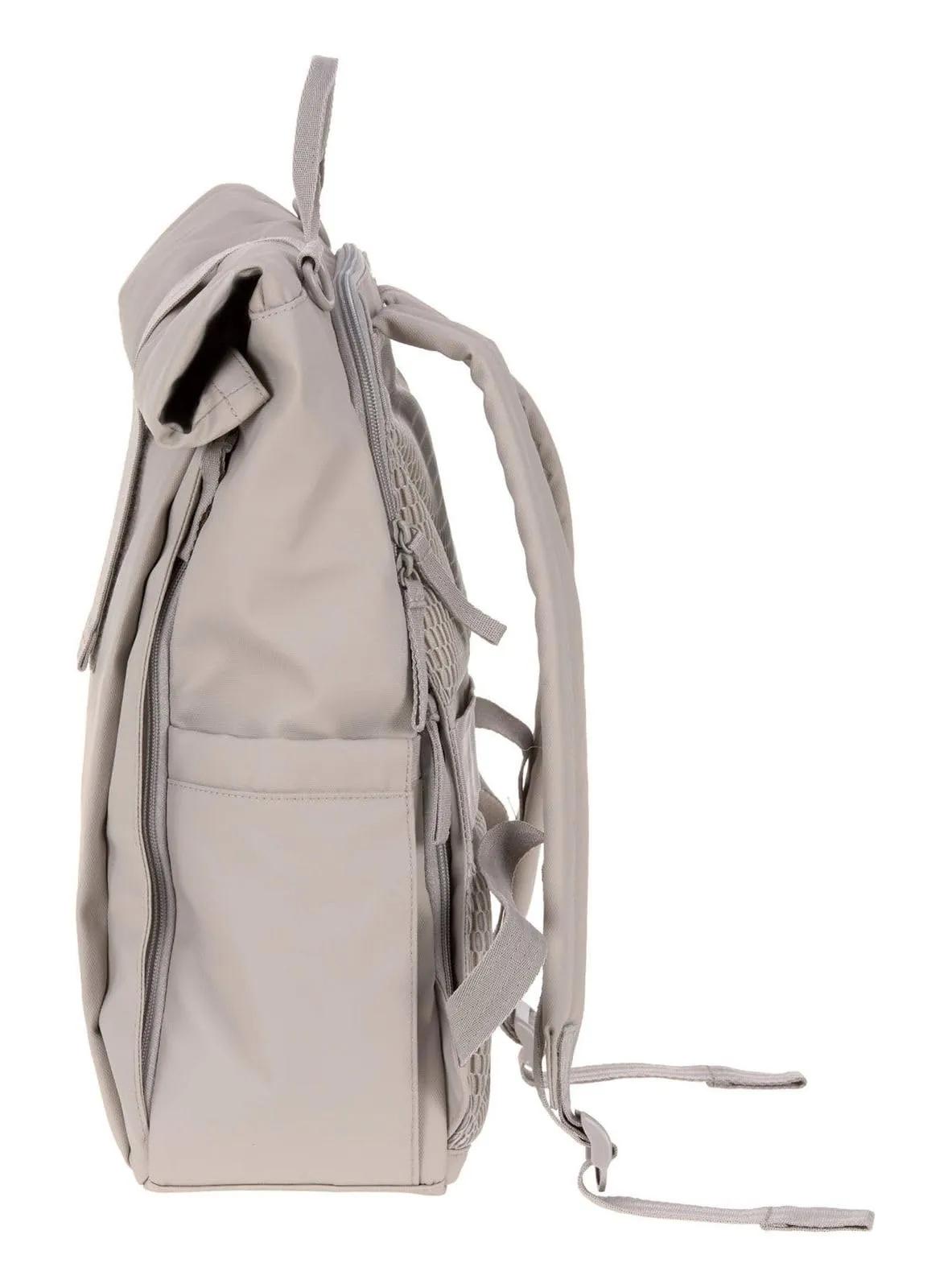 LÄSSIG Rolltop Up mähkmeseljakott 18–20 l, mähkimisalusega, taupe – kasutusnäide