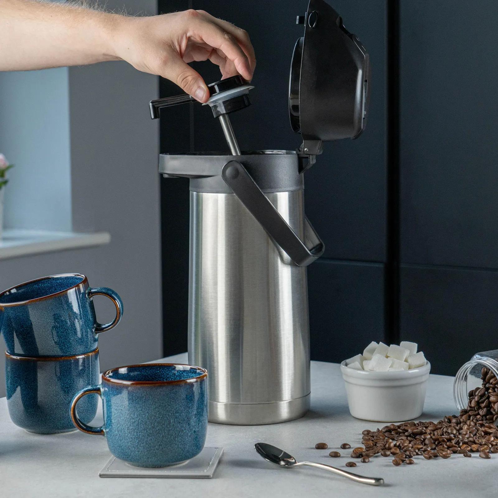 Pioneer pumptermos 1,9 l kohvile, roostevaba teras – kasutusnäide