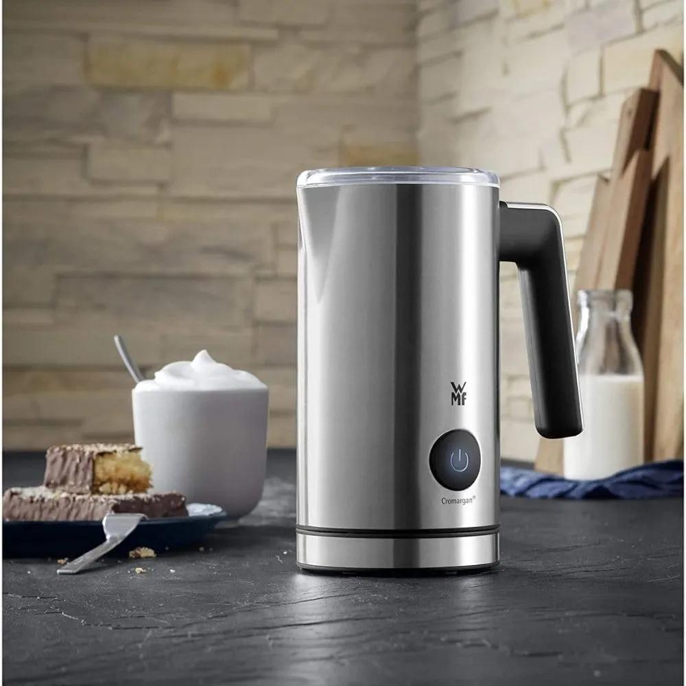 WMF Stelio piimavahustaja 500 W, kuum ja külm vaht, 250 ml – kasutusnäide