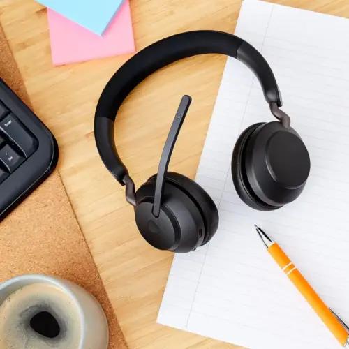 Jabra Evolve2 65 juhtmevaba PC-peakomplekt – mürasummutav UC-sertifikaadiga stereo kõrvaklapid
