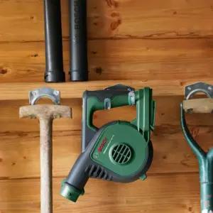 Bosch akuga lehepuhur UniversalLeafBlower 18V-130 (Kiireks ja lihtsaks õueala puhastamiseks; 18V süsteem; ilma akuta)