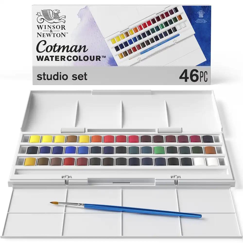 Winsor & Newton Cotmani poolpannikeste stuudio-akvarellvärvide komplekt – elavad, valguskindlad vesivärvid, lai värvivalik, pikaealised – 45 poolpannikest, segamispalett, pintsel
