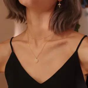 Jenosy Gold Choker Necklace moeaksessuaarid – detailne lähivaade