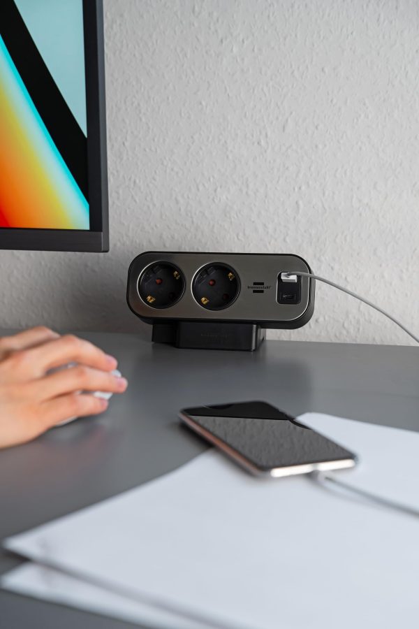 brennenstuhl®estilo Duplex lauaarvuti pistikupesade jaotur lüliti ja ülepinge kaitsega (pistikupesade jaotur USB C Power Delivery